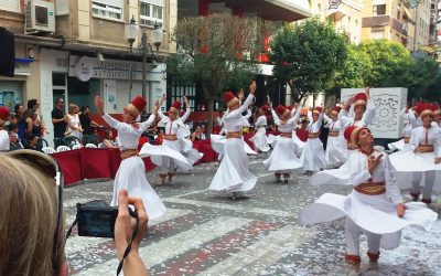 Periodistas armenios y alemanes descubren las tradiciones festivas de la Costa Blanca
