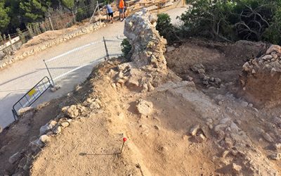 La XIII campaña de excavaciones del MARQ en la Pobla Medieval d’Ifac descubre una gran torre defensiva