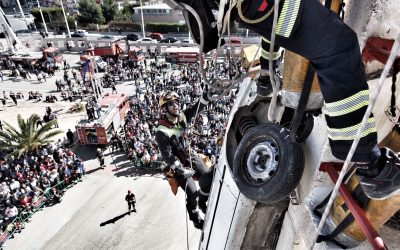 La Jornada de Puertas Abiertas del 75 aniversario de bomberos de Elche congrega a más de 5.000 personas