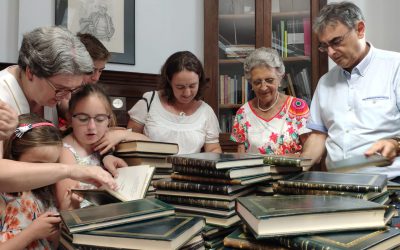 La familia de Rafael Martínez Morellá dona al Instituto Gil-Albert la colección privada de libros de la CAPA