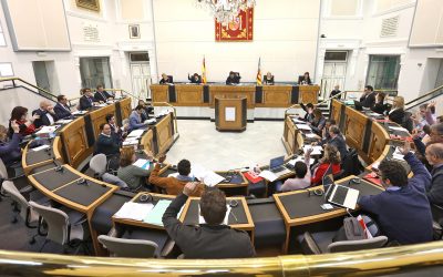 Unanimidad en la Diputación de Alicante para condenar la violencia de género y defender el impulso político e inversor de los municipios de la provincia