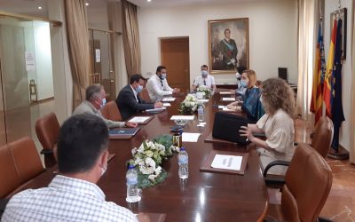 La Diputación de Alicante auspicia un encuentro de trabajo para abordar la situación de las empresas licitadoras de servicios en las playas